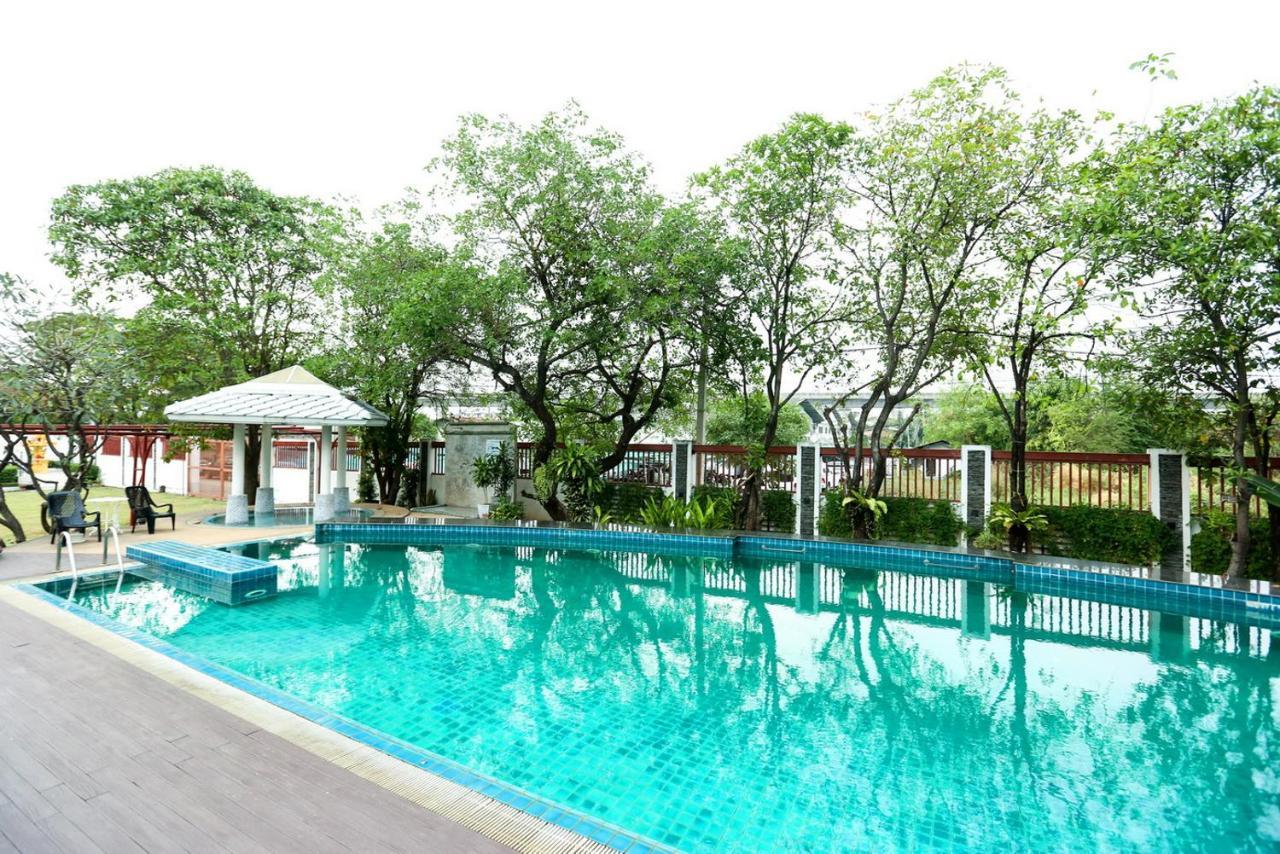 Bellevue Boutique Bangkok Lägenhet Exteriör bild